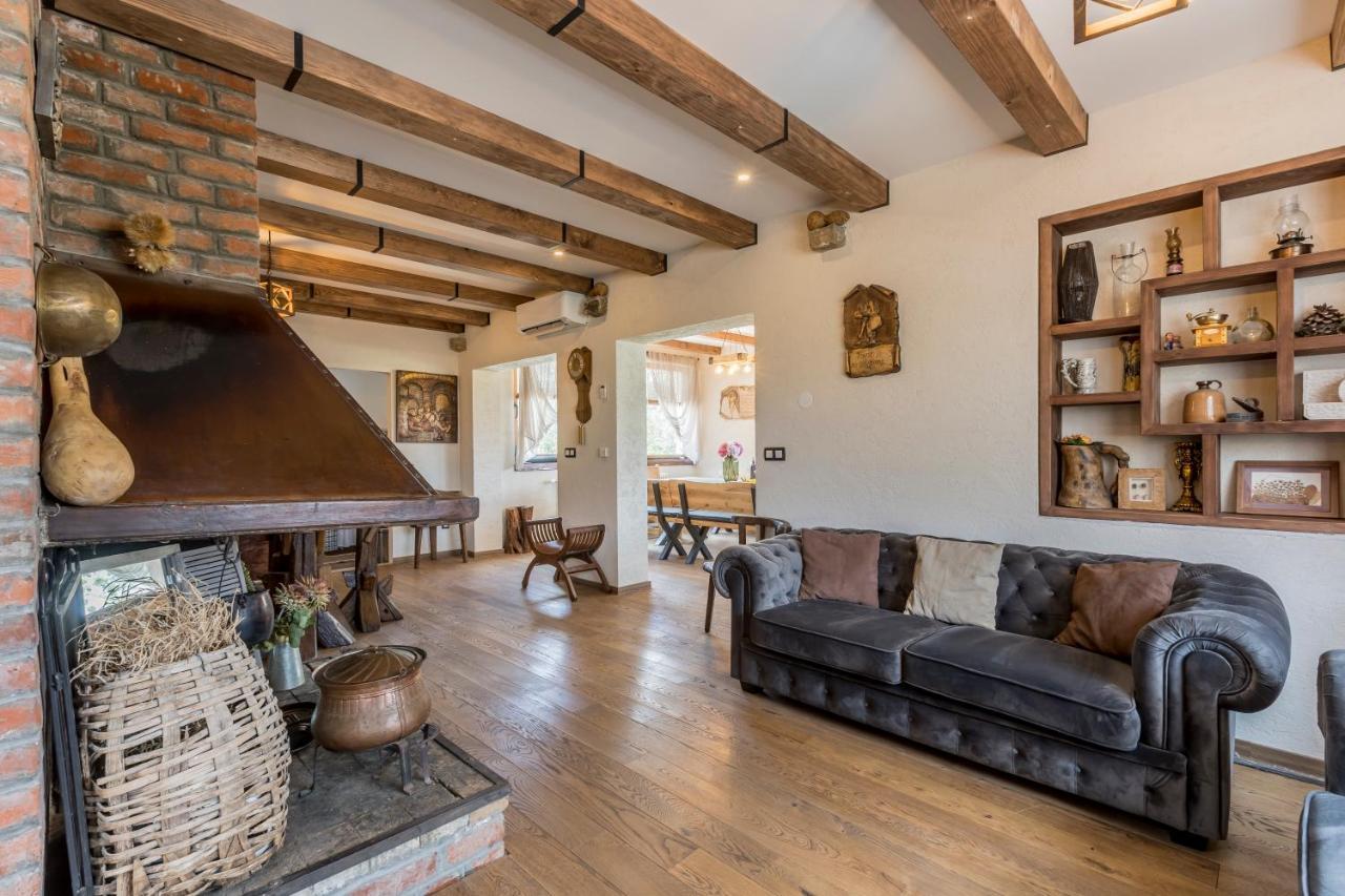 Villa Grey Stone Gata Екстер'єр фото