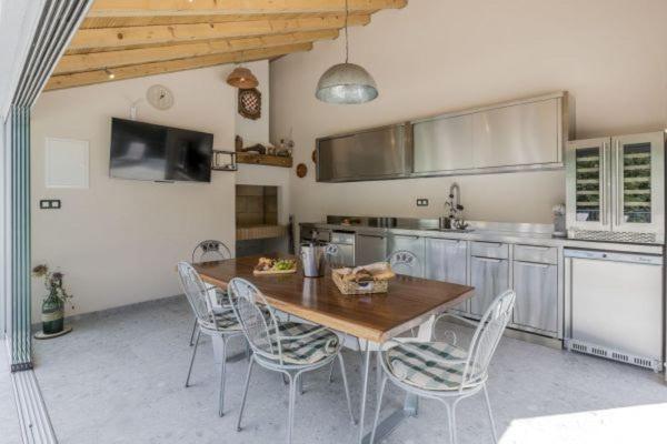 Villa Grey Stone Gata Екстер'єр фото