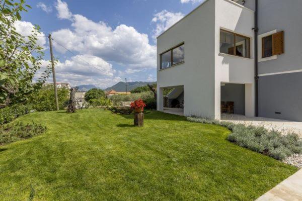 Villa Grey Stone Gata Екстер'єр фото