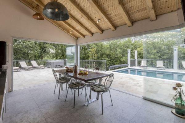 Villa Grey Stone Gata Екстер'єр фото